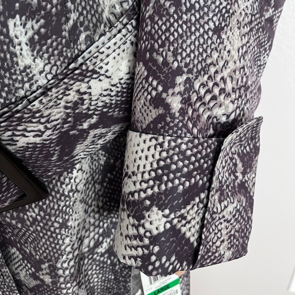 INC International Concept Snake Embossed Snap Front Buckle Belt Rain Coat size L - Picture 7 of 15